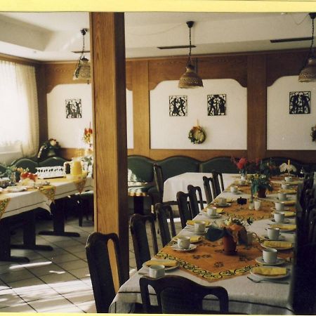 Gast- Und Gastehaus Simon Hotel Greifenstein ภายนอก รูปภาพ