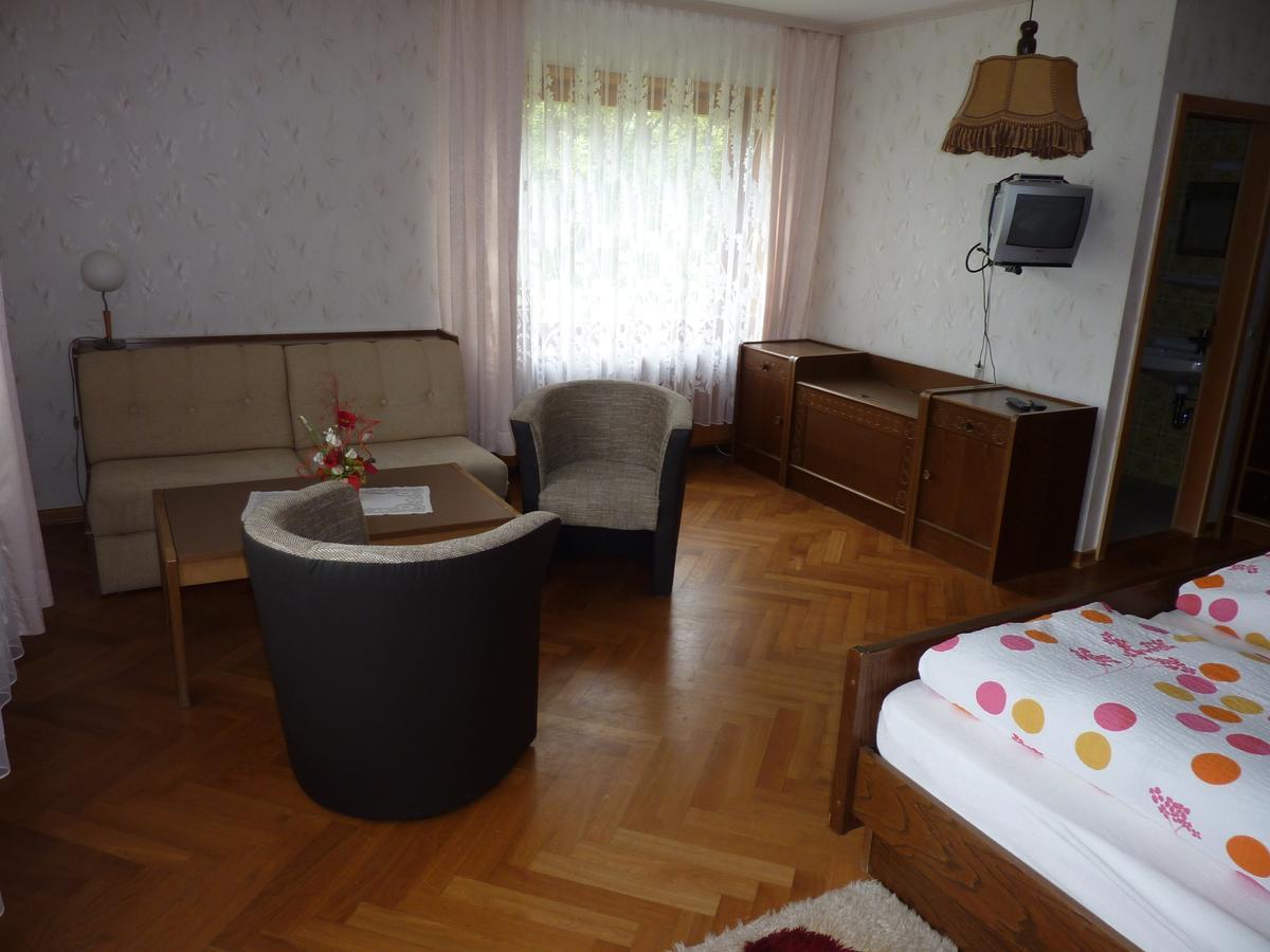 Gast- Und Gastehaus Simon Hotel Greifenstein ภายนอก รูปภาพ